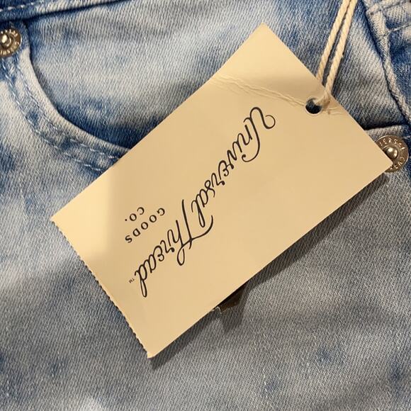 Universal Thread acid wash High Rise Jean Shorts - Picture 7 of 10